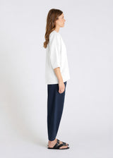Sweat femme blanc col V, effet boule manches, bord-côte bas - Vue arrière Lupin
