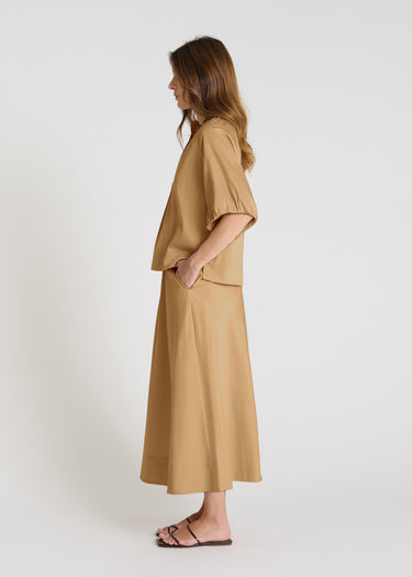 Chemisier femme chic havane satin coton volume boîte manches ballon vue profil Lis
