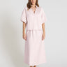 Blouse rose satin de coton manches ballon col haut, vue de face, chemisier femme chic et original élégant
