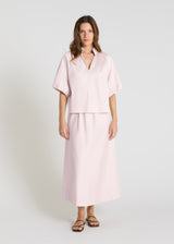 Blouse rose satin de coton manches ballon col haut, vue de face, chemisier femme chic et original élégant
