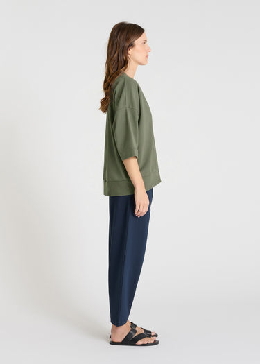 Sweat oversize femme vert kaki col V, tenue chic pour femme décontractée – Lupin
