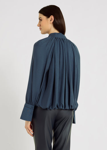 Chemise femme bleu marine fluide oversize – emmanchure raglan, chemise bleu femme, tenue chic, Madeleine
