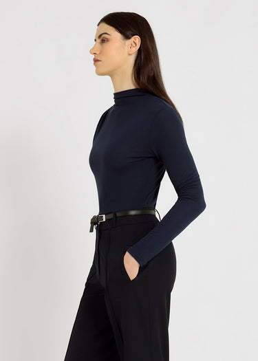 T-shirt femme bleu marine col montant lyocell – ligne droite, chemise bleu femme, tenue chic, Marc
