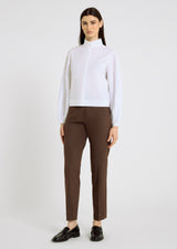 Chemise Olympe blanche, vue de face – col mao, patte cachée, popeline coton stretch structurée
