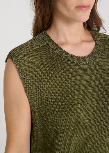 Détail pull Patchouli kaki maille lin brillante col rond bord-côte finitions nettes
