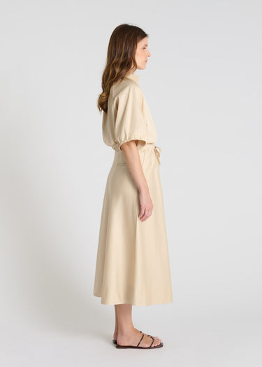 Jupe Rosie craie portée jupe longue blanche femme satin coton coupe évasée fluide élégante
