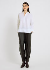 Chemise blanche femme coton stretch, coupe ample évasée, boutons nacre – Simone

