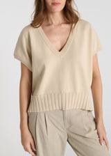 Détail pull Tournesol beige sable maille coton col V bord-côte bas nervure dos
