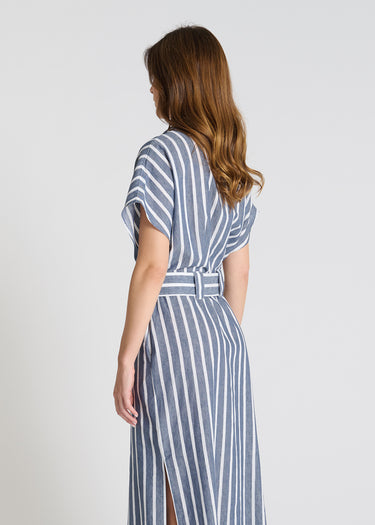 Détail robe Varda bleu indigo rayures coton lin patte boutonnage boutons nacre ceinture à nouer
