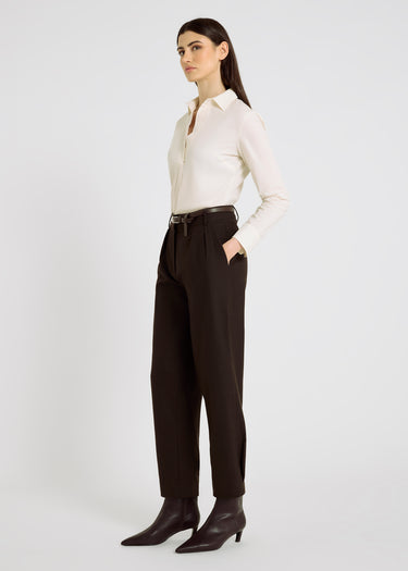 Pantalon à rayures femme marron chocolat, flanelle, silhouette arrondie structurée – Victorio R
