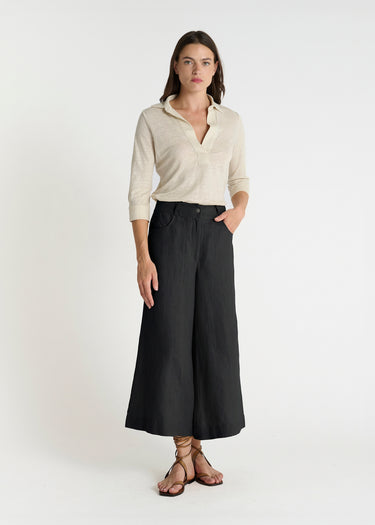 Jupe-culotte noire en lin femme Zafar avec top blanc, vue de face, coupe élégante et moderne
