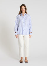 Chemise rayée femme Zinnia bleu ciel twill coton coupe droite ample col classique
